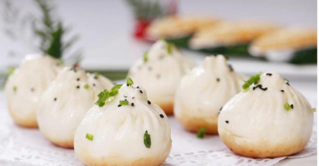 上海生煎小笼包,皮薄馅厚,咸鲜美味,其实自己做很简单!