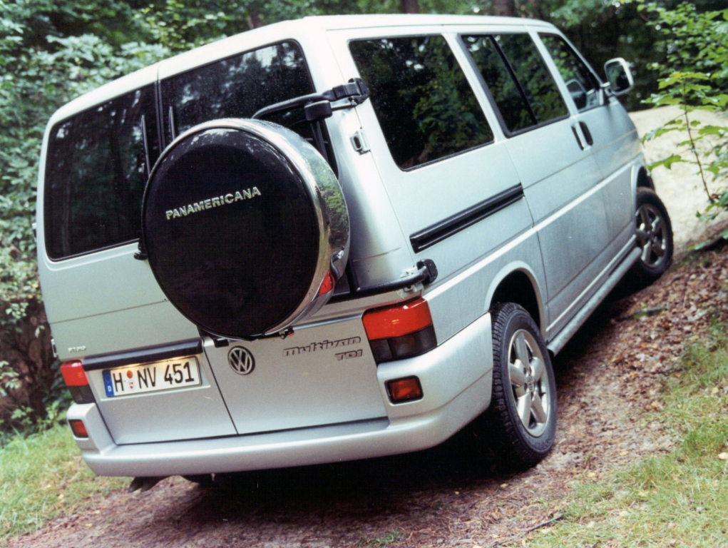 除此之外,大众t4还拥有v6发动机的"高性能版",这套发动机和国内的