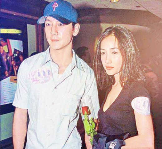 她与吴彦祖恋情曾轰动一时,如今42岁近照曝光,身材纤细容貌惊人