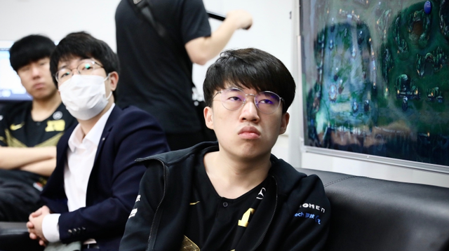 姿态:好久没看到李元浩冒火了,这一次没法黑