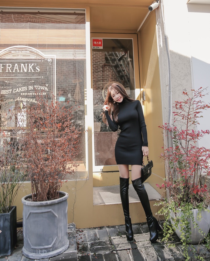 长袖针织包臀裙长筒靴,窈窕秀丽