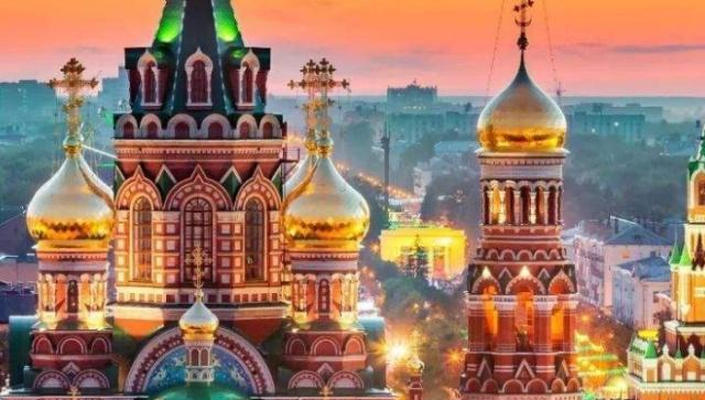 莫斯科是俄罗斯最繁华的城市,与中国上海相比,哪个更加繁华?(第一试管网)