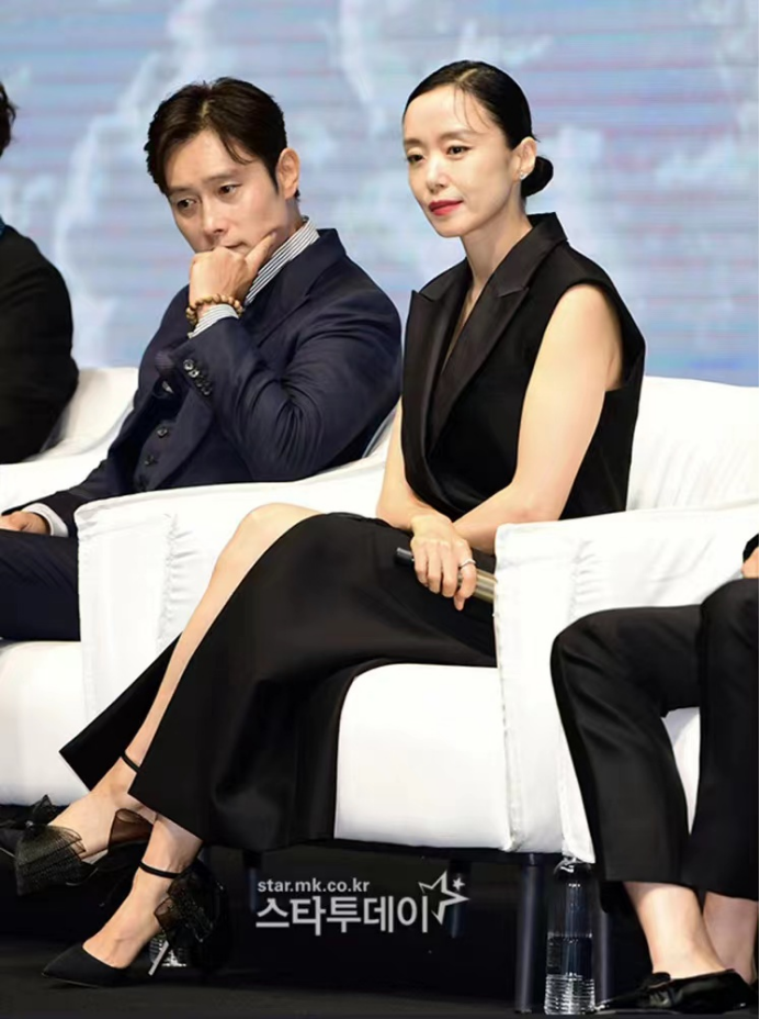 宋康昊李秉宪新片定档，神级阵容搭配，韩国灾难片再次直击人性休闲区蓝鸢梦想 - Www.slyday.coM