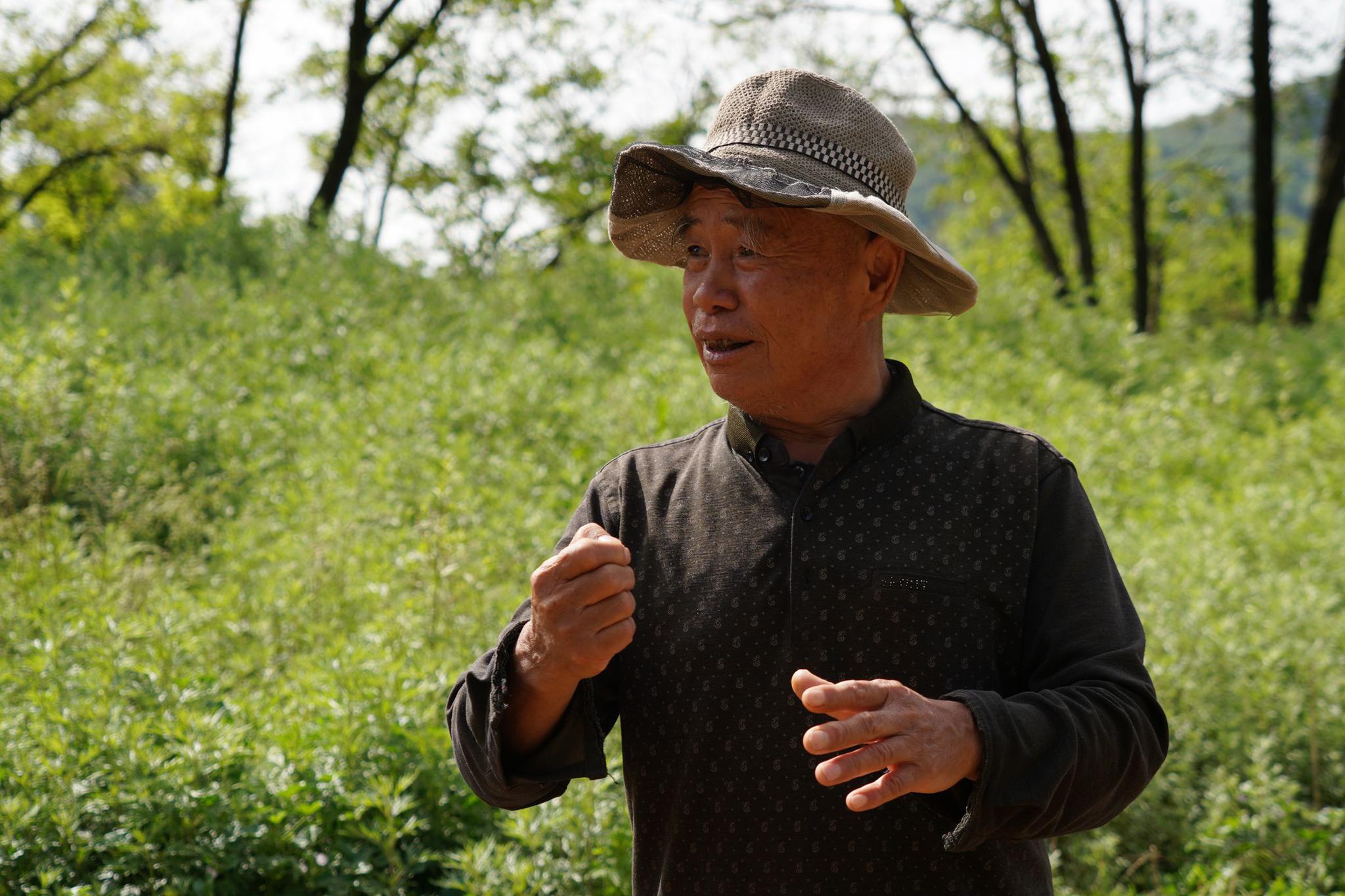 65岁农民大叔山中卖蜂蜜6斤要价50元最后却付了80块啥情况