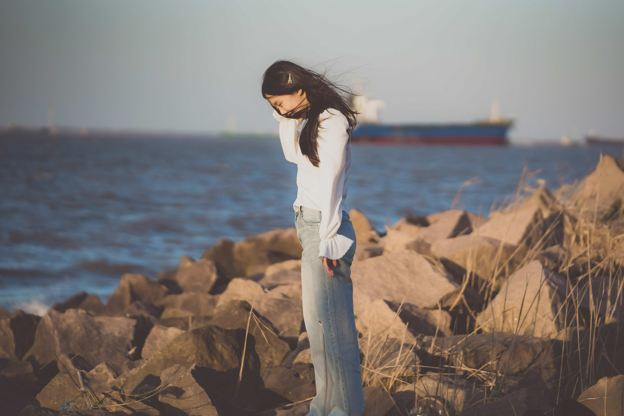 郭沁发布三首全新作品风格各异诠释多变曲风