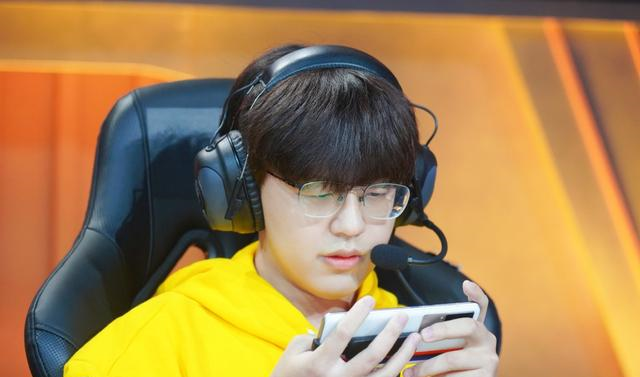 重庆qgb组首战fly大概率重回首发他能拯救队伍吗