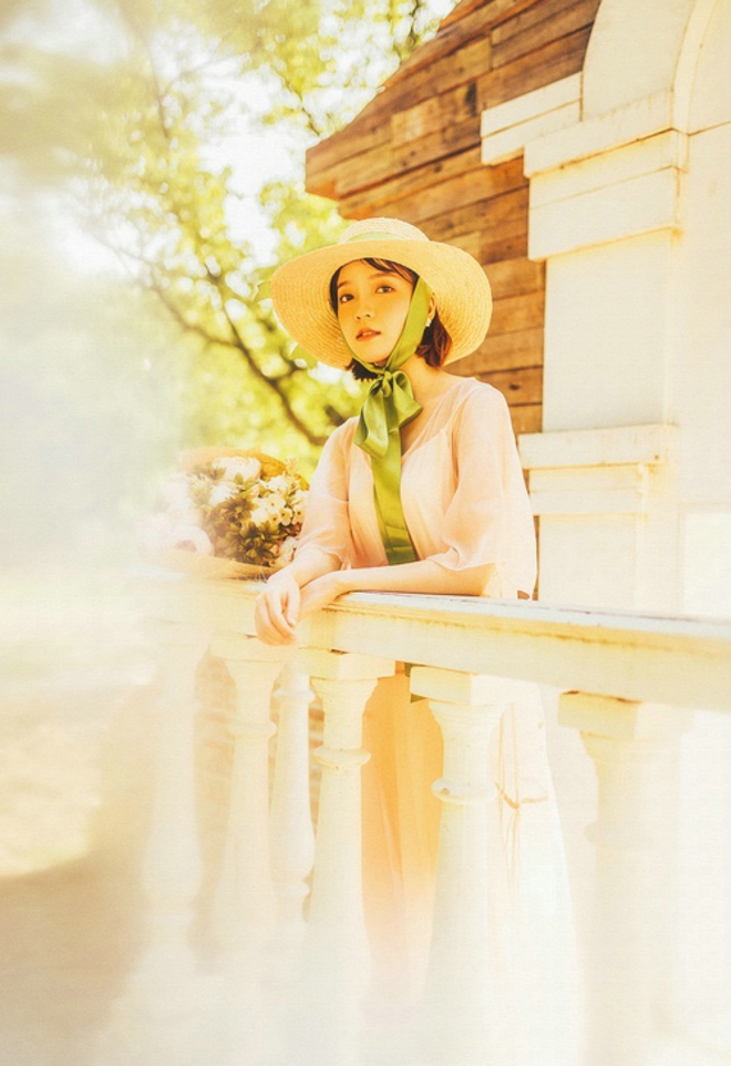 优雅女生精灵风格暖黄色清新秀气古典写真