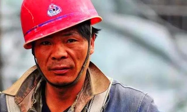 因为你是这个家庭的顶梁柱,绝对不能垮,这是一个男人的责任,不管你