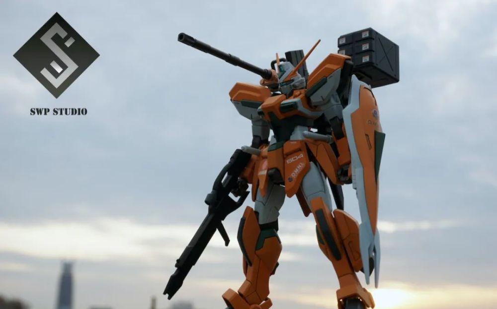 高达模型秀:夕阳下,两只hg温达姆改色加武器包