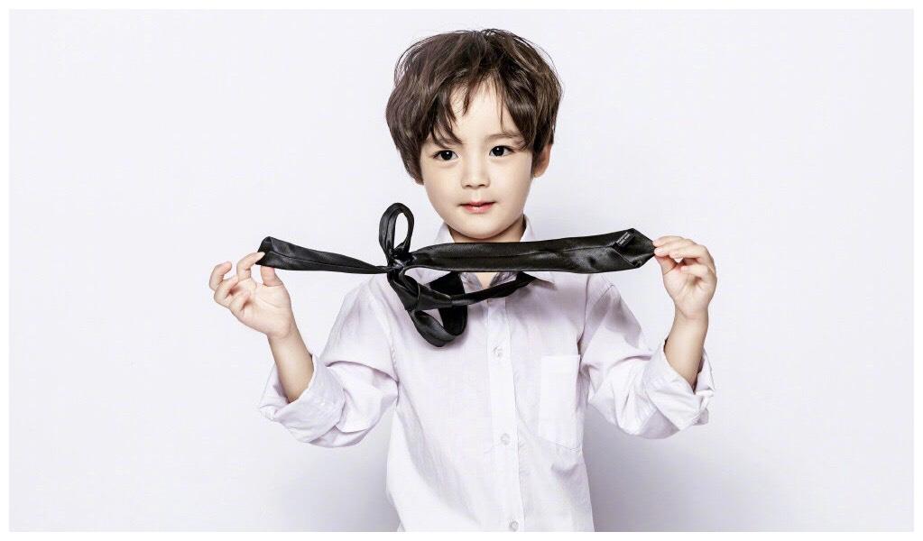 6岁陈天雨演技在线,剧中许子言可爱呆萌,剧外文艺有范