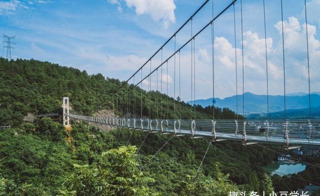 漫步云端欣赏桐庐富春江美景桐庐凌云天桥最佳观赏地