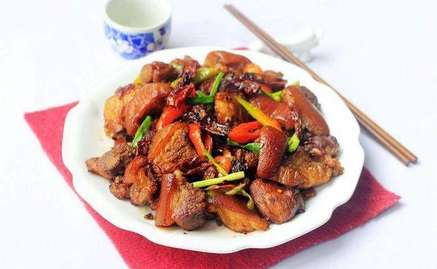教你做又软糯又麻辣的猪肘,三步骤搞定,学会一辈子都能用