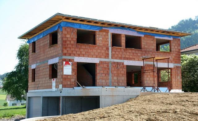 农村俗语大房压小房两眼泪汪汪啥意思老话在理吗