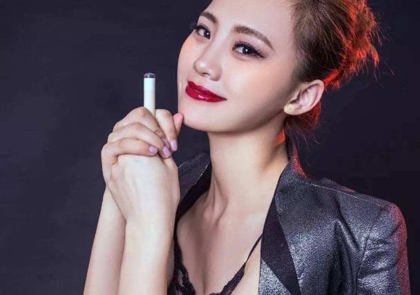 九球天后刘莎莎终于结婚,三次夺得冠军,英俊的老公姓很少见