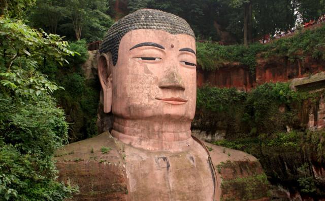 又一世界奇观?中国浙江发现世界最大天然佛像,高达千米十分逼真