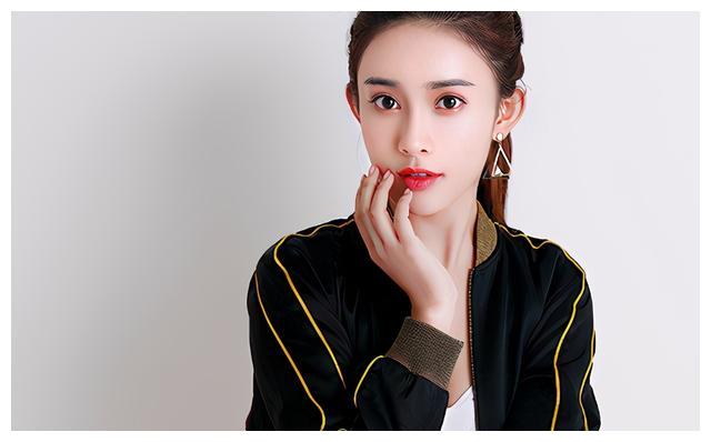 神操作!赵紫薇发文力挺孟子义,并晒出她背地吐槽郭敬明的聊天图