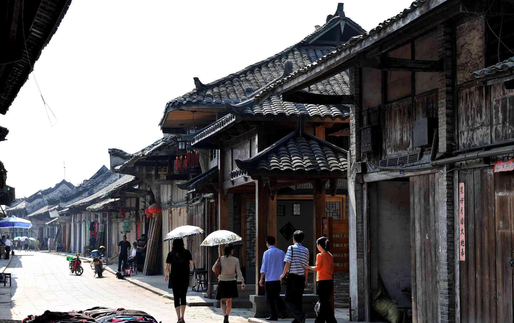 四川最后的川西坝子古镇,是保存最完整的川西民居,但人气却不足|川西