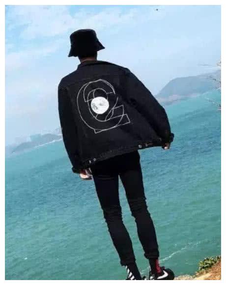 白敬亭式aj穿法,女生看了羡慕,网友:秀儿,是你吗?