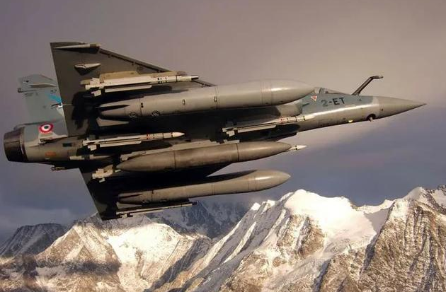 战斗机空中抛掉的副油箱，捡到后能归自己么？休闲区蓝鸢梦想 - Www.slyday.coM