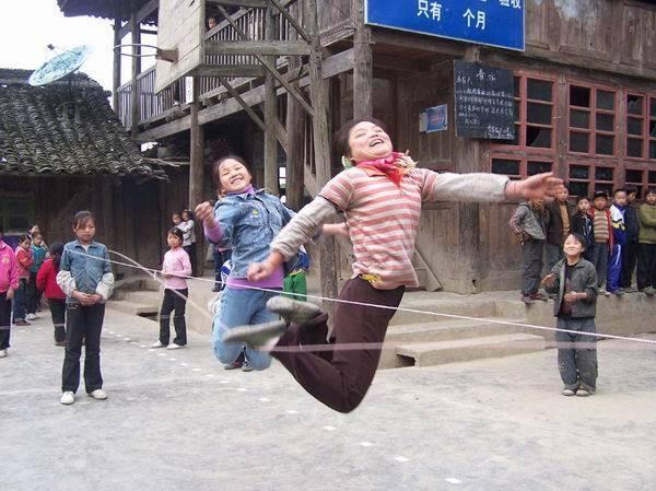 九张图片:只属于农村小孩的快乐,80后的你看了眼睛会湿润吗