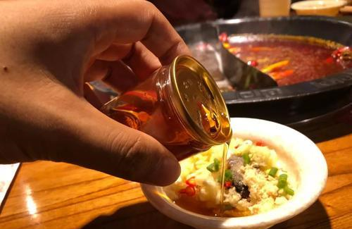 吃火锅时,调这几种蘸料的都是聪明人,老板一看就知是行家!休闲区蓝鸢梦想 - Www.slyday.coM 吃火锅时,调这几种蘸料的都是聪明人,老板一看就知是行家!休闲区蓝鸢梦想 - Www.slyday.coM