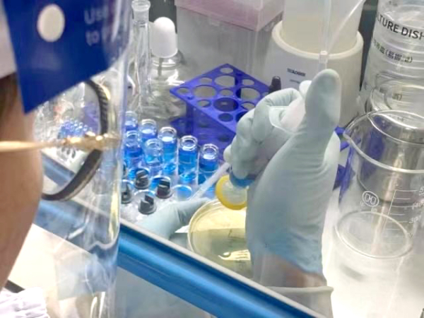 高中学历自制药救子父亲:“亲身试药”,为何这已经完全超越爱?休闲区蓝鸢梦想 - Www.slyday.coM 高中学历自制药救子父亲:“亲身试药”,为何这已经完全超越爱?休闲区蓝鸢梦想 - Www.slyday.coM