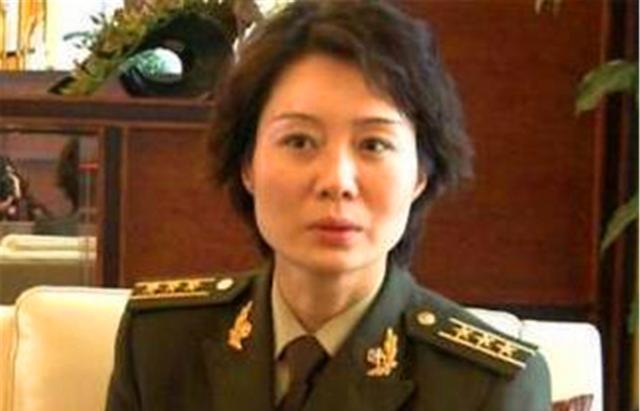 她是中国“最美”武警,大校军衔,曾拒百万年薪,最后嫁了一保安__财经头条