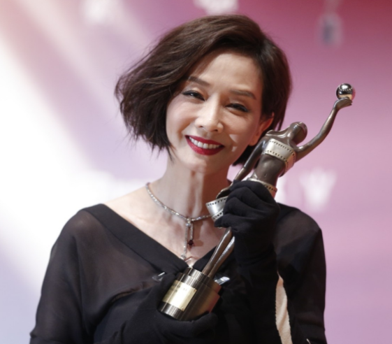62岁毛舜筠近况曝光,称女儿有结婚计划,习惯被小演员叫"外婆"|毛舜筠