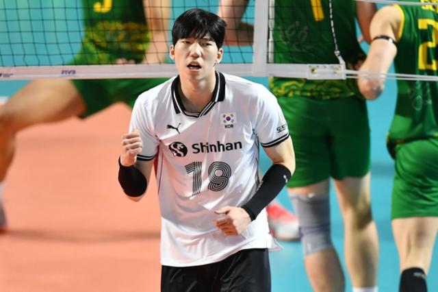 接应独砍33分助球队五局逆转,澳大利亚一轮游