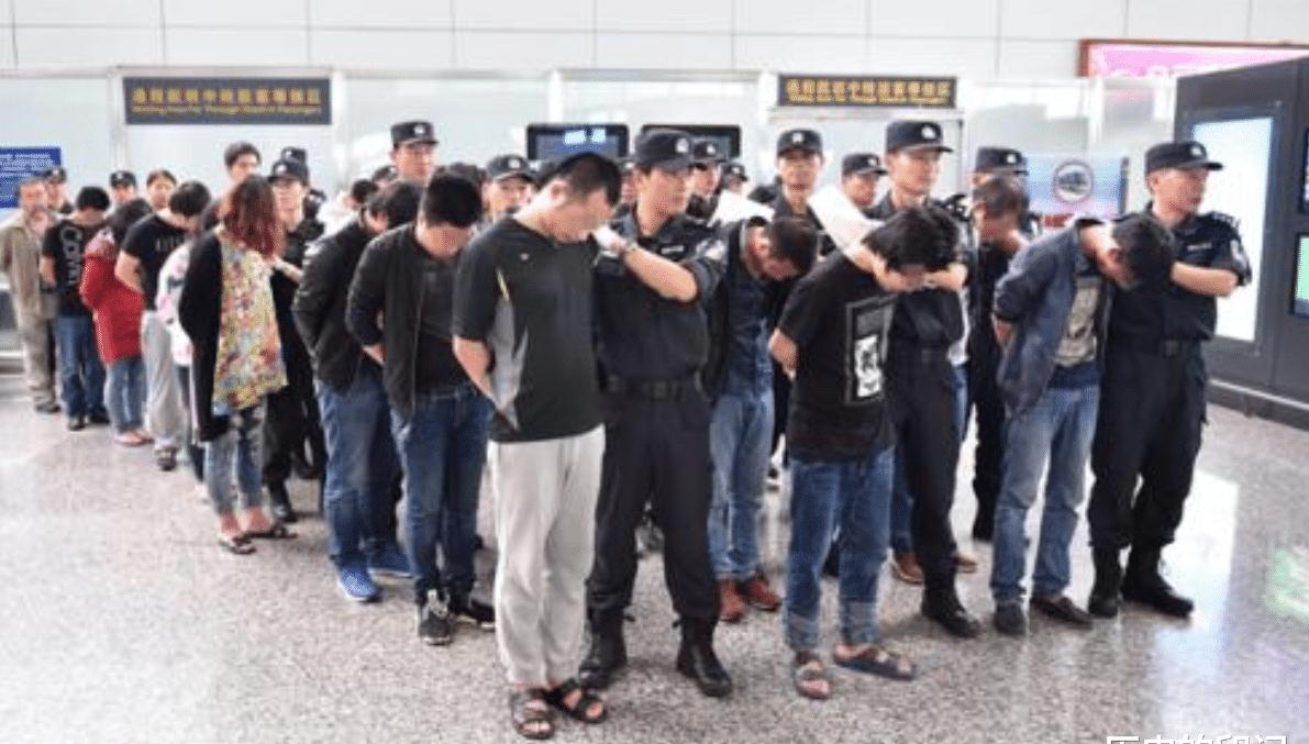 所以他最后被判处死刑,梁旭东被击毙后,他手下的小弟因为参与黑社会