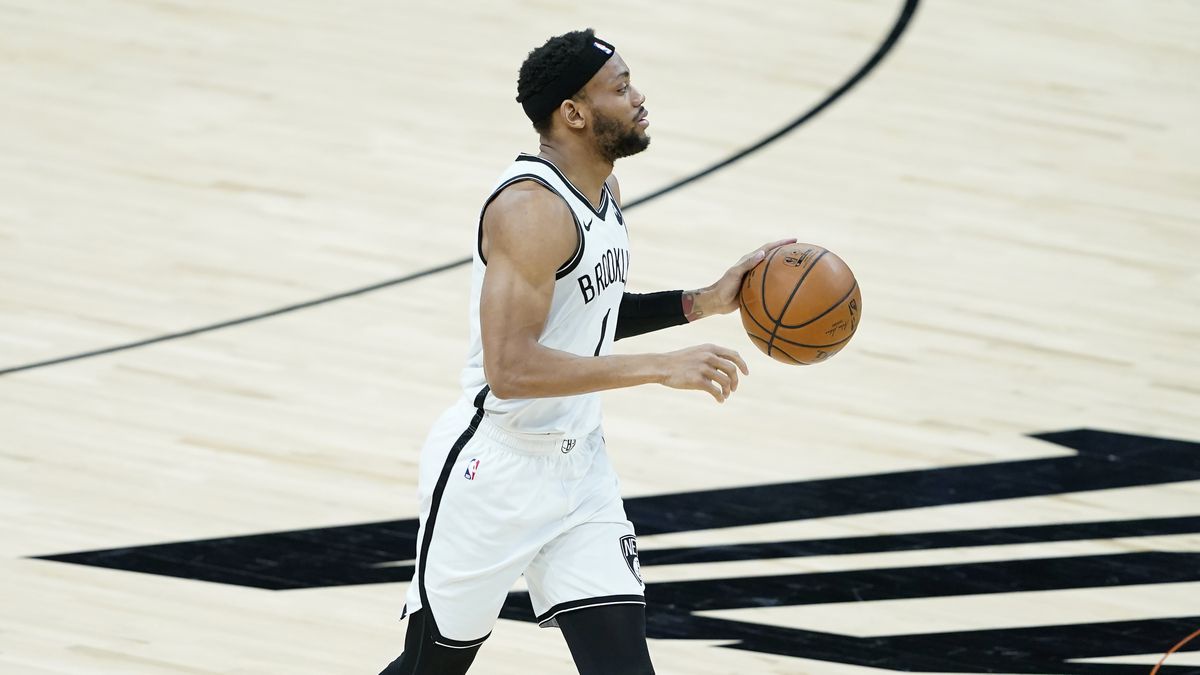 篮网诡异变阵变出联盟第一挡拆组合|布朗|篮网|中锋_新浪新闻