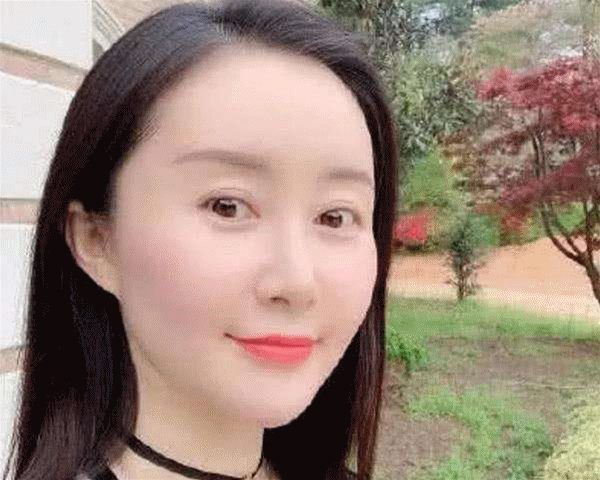 她是《魔幻手机》的傻妞,出道28年无绯闻,今32岁胖成蒙娜丽莎