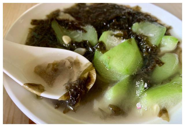 夏季要多喝这道紫菜丝瓜汤,清热消暑好滋味,我家每周都要喝