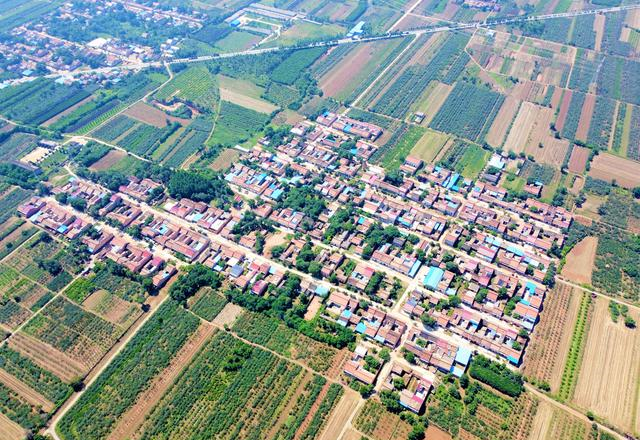 400米低空航拍关中农村,红色瓦房,诗意田园,比卫星地图还清晰__财经