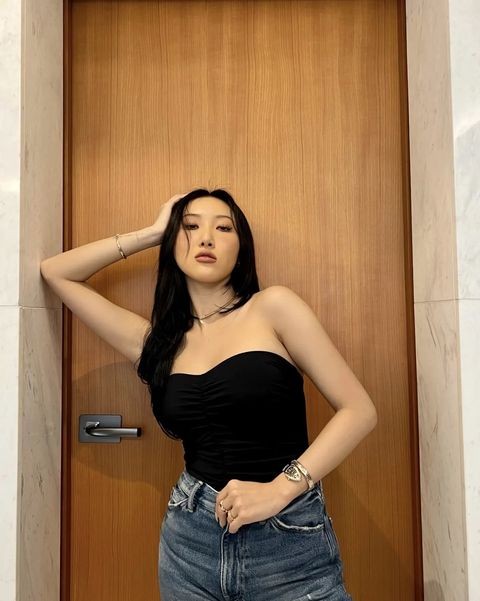 韩国女团mamamoo成员华莎sns发照秀性感魅力