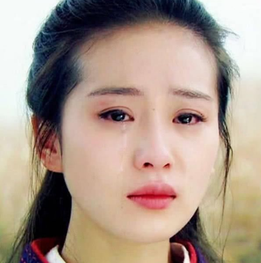 这一哭真的是让好多人的心都融化了,也是非常符合古代女子的形象,这滴