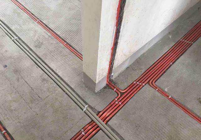 装修布电线不要地面开槽,这样装至少省一半费用,不得不感叹聪明