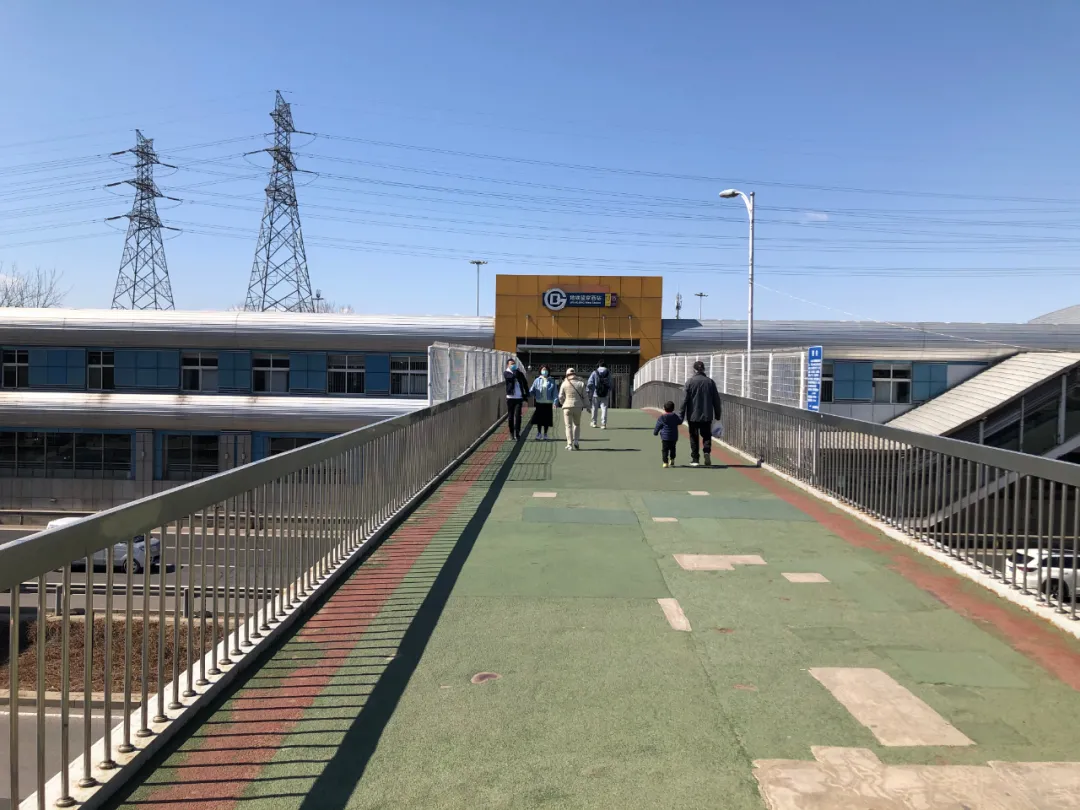 北京地铁3号线首列车下线，亮点抢先看：车辆可长可短_北京日报网