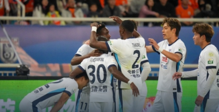 1-2大连！山东泰山踢了个寂寞，泽卡哑火，克雷桑状况不明