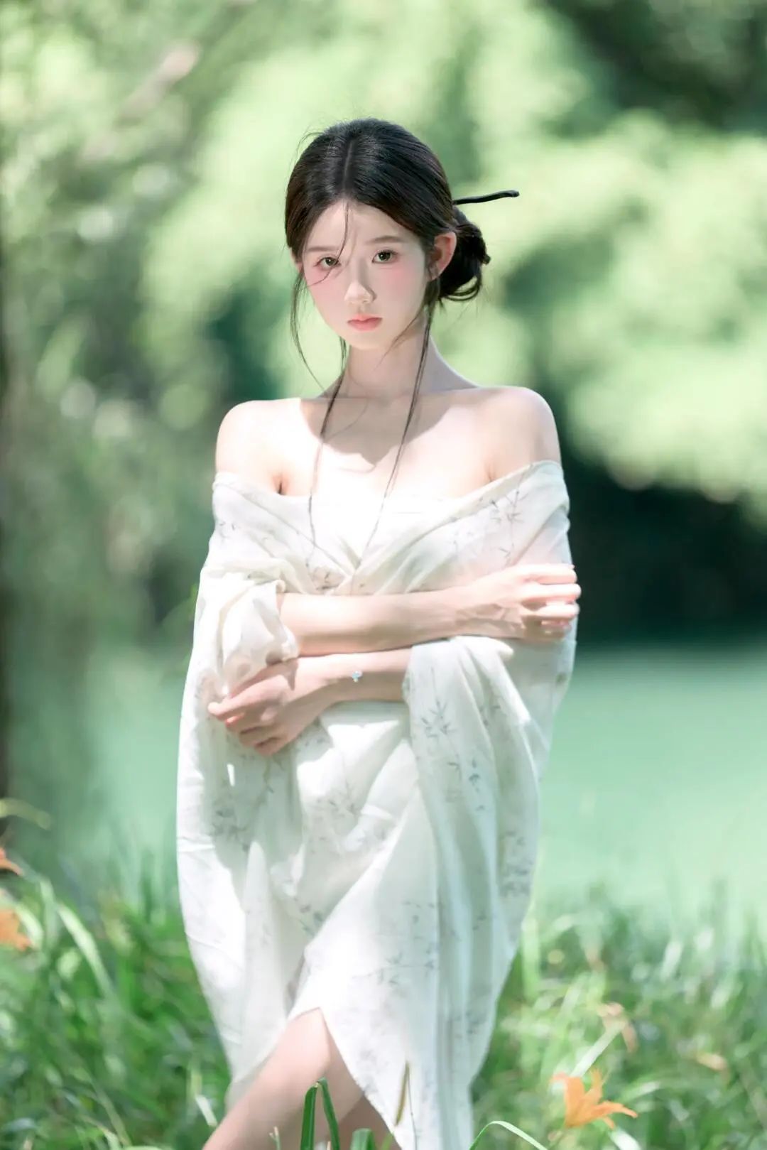 香肩古风美人户外优雅可爱唯美写真