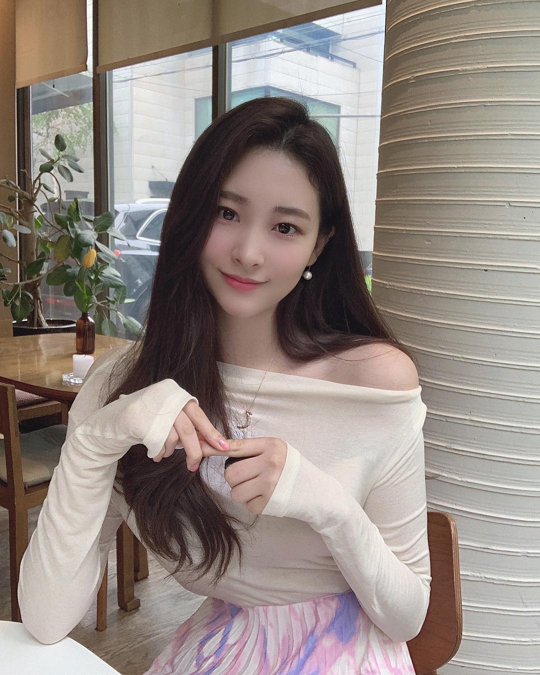 今日妹子图44韩国知性御姐金有彬