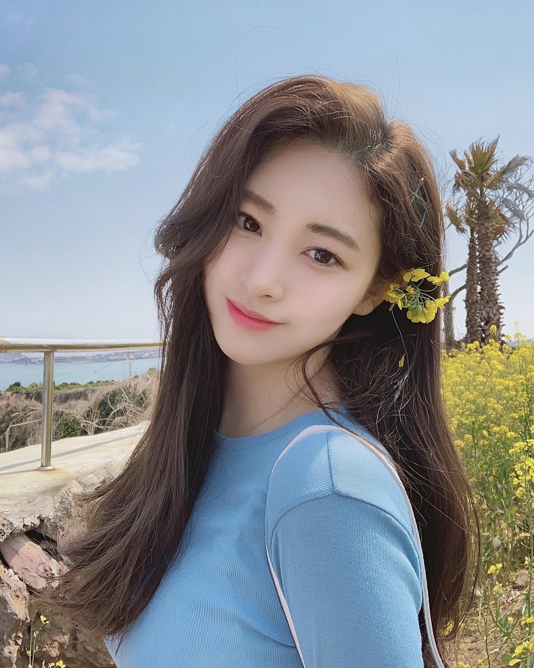 今日妹子图44韩国知性御姐金有彬