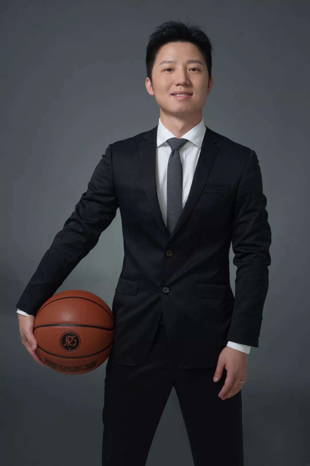 发布了2019中国40位40岁以下商业精英榜,毒app创始人兼ceo杨冰入选