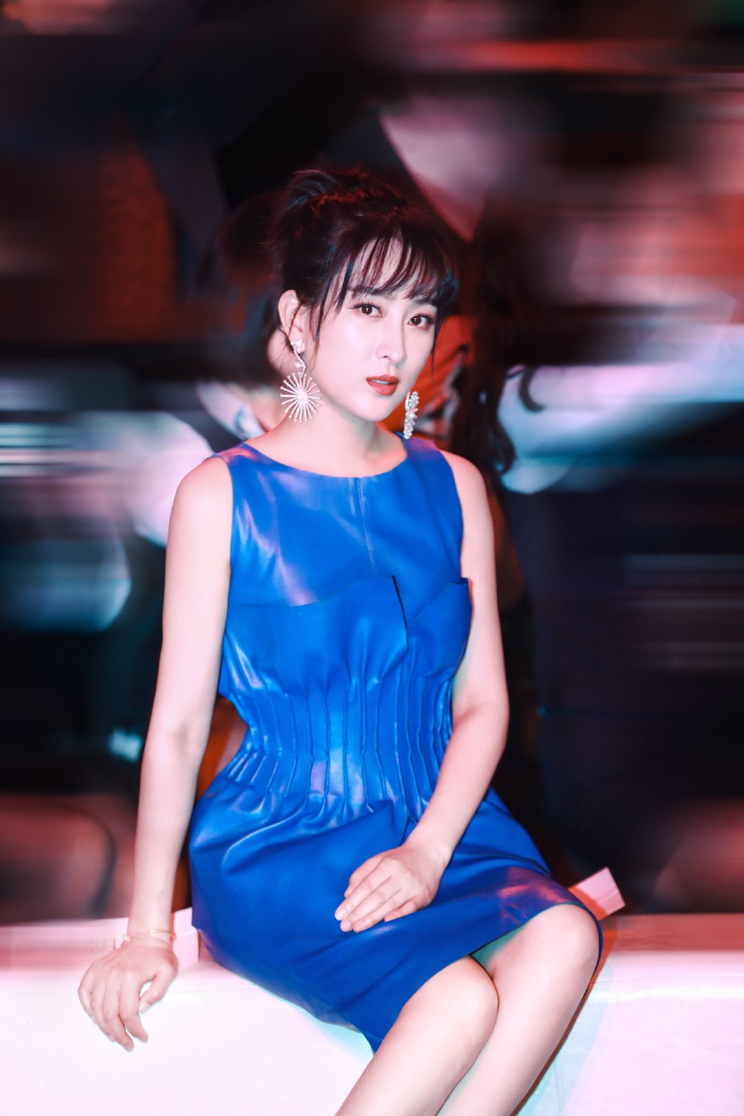 马苏参加电影节,搭配抹胸的礼服好迷人,胸前花朵好夸张|抹胸|旗袍