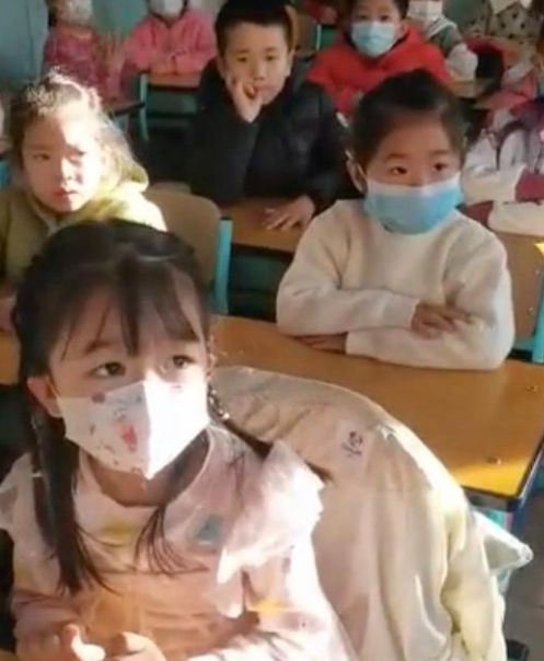 若非作茧自缚，北京朝阳二老师又如何会被曝光，侮辱学生早有定论休闲区蓝鸢梦想 - Www.slyday.coM