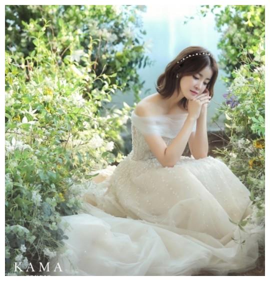 李诗英体脂不足10惊呆网友年轻拥有神级容貌大9岁丈夫财貌双全