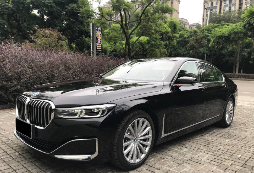 开了宝马7系,再花92万提奥迪a8,车主说了大实话