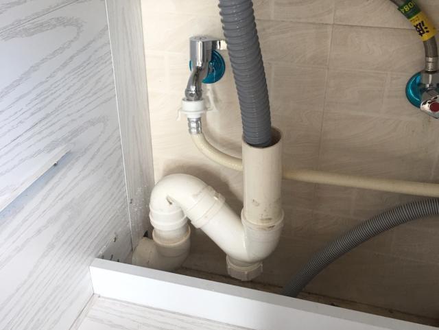 厨房下水太慢拆开橱柜一看师傅都懵了