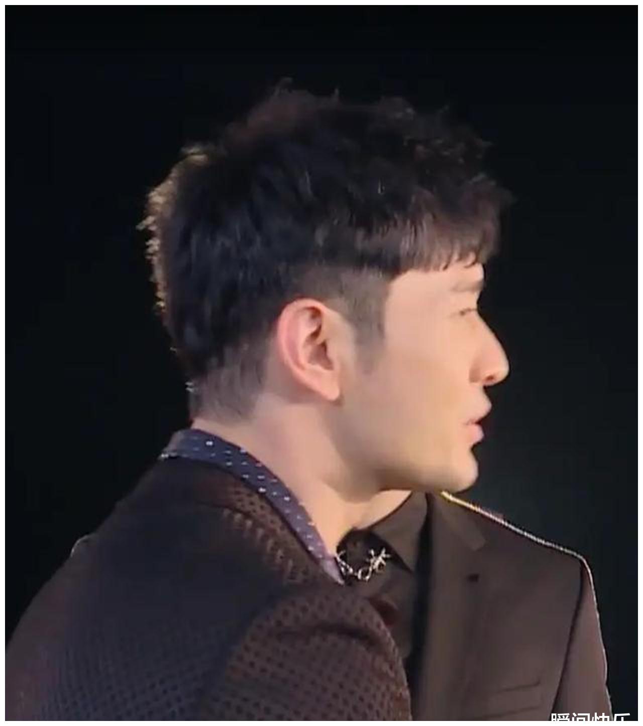 黄晓明被质疑戴假发套出镜拿出以前的照片对比明显并非纯天然