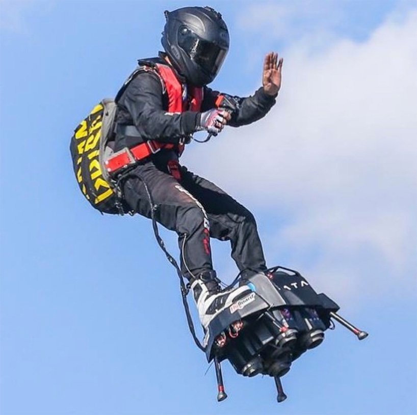 嘉合优品说设计:flyboard air是安全,操作灵活的个人航空系统